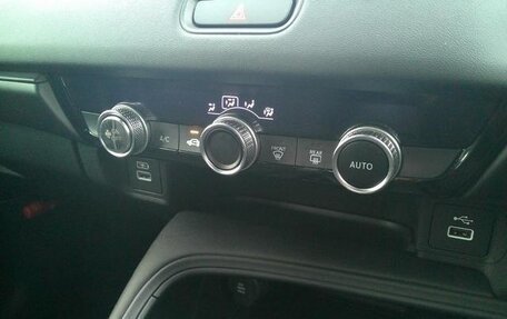 Honda Vezel, 2023 год, 1 750 000 рублей, 20 фотография