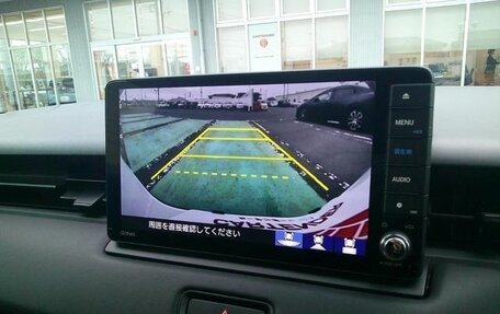 Honda Vezel, 2023 год, 1 750 000 рублей, 15 фотография