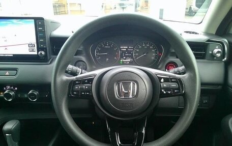 Honda Vezel, 2023 год, 1 750 000 рублей, 16 фотография