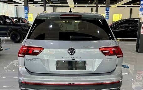 Volkswagen Tiguan II, 2023 год, 2 741 700 рублей, 5 фотография