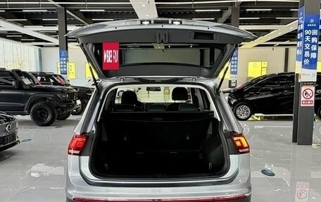 Volkswagen Tiguan II, 2023 год, 2 741 700 рублей, 7 фотография