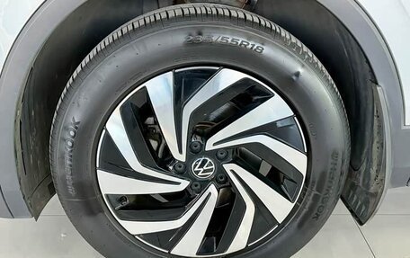 Volkswagen Tiguan II, 2023 год, 2 741 700 рублей, 13 фотография