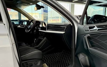 Volkswagen Tiguan II, 2023 год, 2 741 700 рублей, 12 фотография