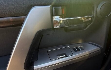 Toyota Land Cruiser 200, 2013 год, 4 800 000 рублей, 22 фотография