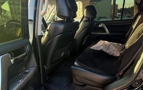 Toyota Land Cruiser 200, 2013 год, 4 800 000 рублей, 21 фотография