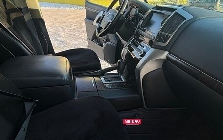 Toyota Land Cruiser 200, 2013 год, 4 800 000 рублей, 16 фотография