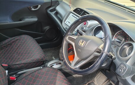 Honda Fit III, 2009 год, 750 000 рублей, 8 фотография