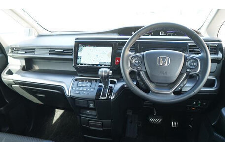 Honda Stepwgn IV, 2019 год, 1 900 000 рублей, 12 фотография