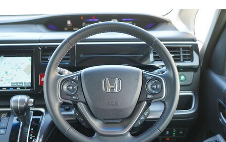 Honda Stepwgn IV, 2019 год, 1 900 000 рублей, 13 фотография