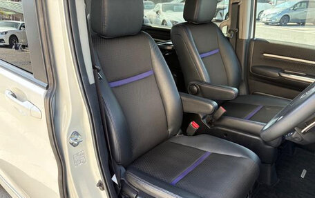 Honda Stepwgn IV, 2019 год, 1 900 000 рублей, 23 фотография