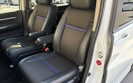 Honda Stepwgn IV, 2019 год, 1 900 000 рублей, 24 фотография