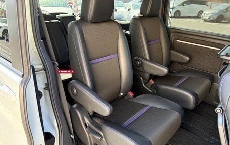 Honda Stepwgn IV, 2019 год, 1 900 000 рублей, 25 фотография