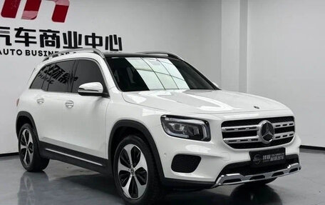 Mercedes-Benz GLB, 2022 год, 2 090 000 рублей, 3 фотография