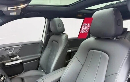 Mercedes-Benz GLB, 2022 год, 2 090 000 рублей, 7 фотография