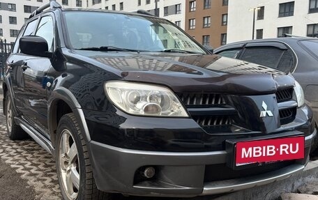 Mitsubishi Outlander III рестайлинг 3, 2004 год, 700 000 рублей, 1 фотография