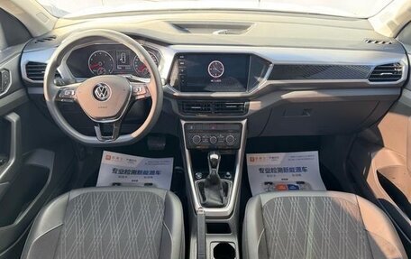 Volkswagen T-Cross I, 2022 год, 1 740 548 рублей, 9 фотография