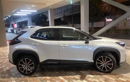 Toyota Yaris Cross, 2023 год, 1 750 000 рублей, 5 фотография