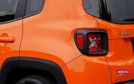 Jeep Renegade I рестайлинг, 2019 год, 1 350 000 рублей, 4 фотография