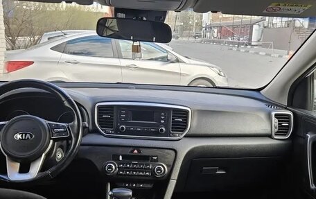 KIA Sportage IV рестайлинг, 2019 год, 2 390 000 рублей, 3 фотография