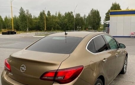 Opel Astra J, 2013 год, 600 000 рублей, 4 фотография