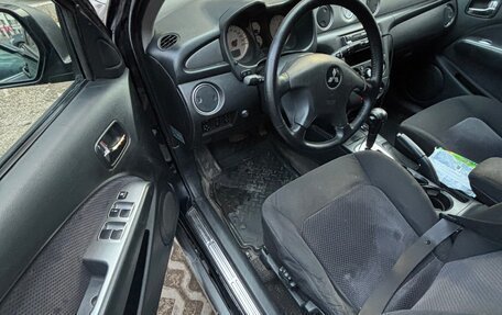 Mitsubishi Outlander III рестайлинг 3, 2004 год, 700 000 рублей, 10 фотография