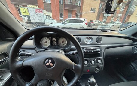 Mitsubishi Outlander III рестайлинг 3, 2004 год, 700 000 рублей, 11 фотография