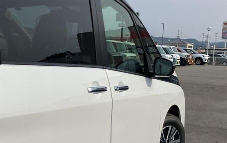 Nissan Serena, 2023 год, 1 990 000 рублей, 17 фотография