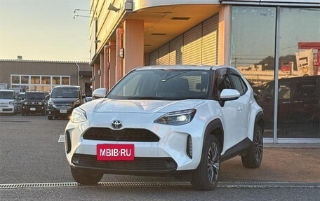 Toyota Yaris Cross, 2021 год, 1 650 000 рублей, 3 фотография