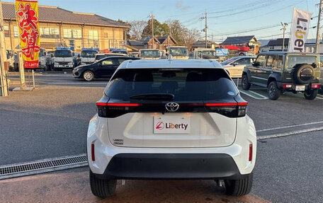 Toyota Yaris Cross, 2021 год, 1 650 000 рублей, 8 фотография