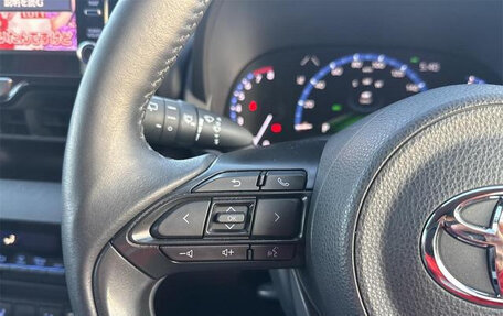 Toyota Yaris Cross, 2021 год, 1 650 000 рублей, 21 фотография