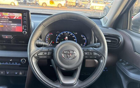 Toyota Yaris Cross, 2021 год, 1 650 000 рублей, 19 фотография