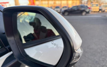 Toyota Yaris Cross, 2021 год, 1 650 000 рублей, 14 фотография