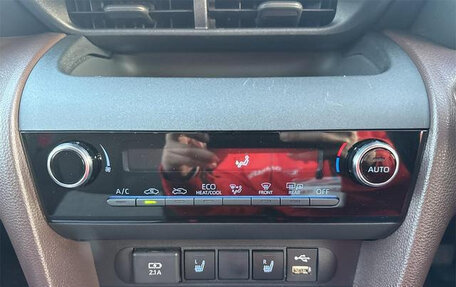 Toyota Yaris Cross, 2021 год, 1 650 000 рублей, 37 фотография