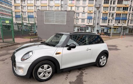 MINI Hatch, 2019 год, 2 350 000 рублей, 4 фотография