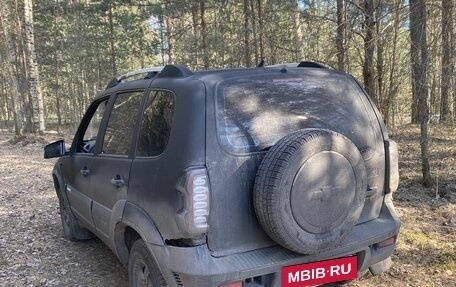 Chevrolet Niva I рестайлинг, 2012 год, 140 000 рублей, 4 фотография