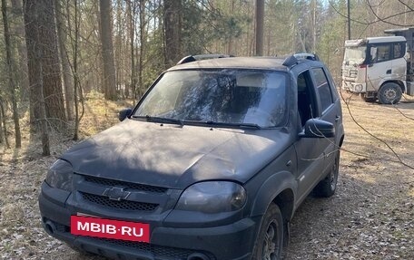 Chevrolet Niva I рестайлинг, 2012 год, 140 000 рублей, 3 фотография