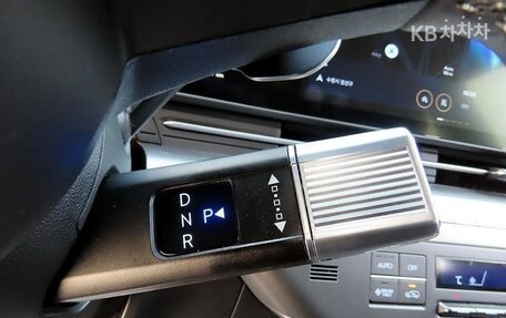 Hyundai Kona, 2023 год, 2 100 000 рублей, 10 фотография