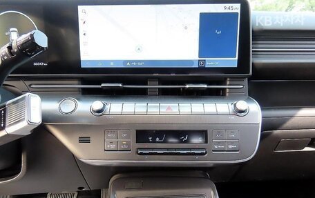 Hyundai Kona, 2023 год, 2 100 000 рублей, 11 фотография