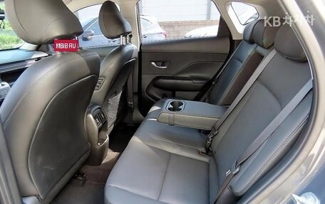 Hyundai Kona, 2023 год, 2 100 000 рублей, 7 фотография