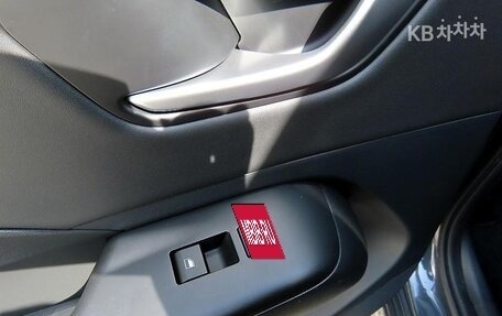 Hyundai Kona, 2023 год, 2 100 000 рублей, 15 фотография