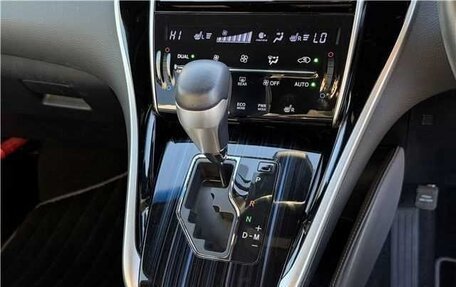 Toyota Harrier, 2016 год, 1 740 000 рублей, 12 фотография