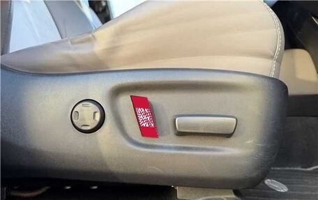 Toyota Harrier, 2016 год, 1 740 000 рублей, 13 фотография