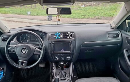 Volkswagen Jetta VI, 2011 год, 1 100 000 рублей, 15 фотография