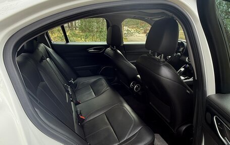 Alfa Romeo Giulia II, 2020 год, 2 850 000 рублей, 10 фотография