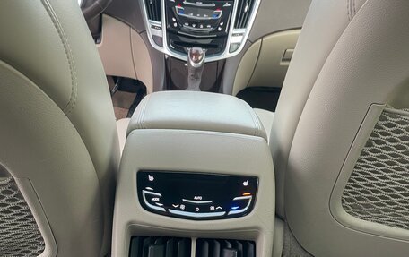 Cadillac SRX II рестайлинг, 2013 год, 1 600 000 рублей, 12 фотография