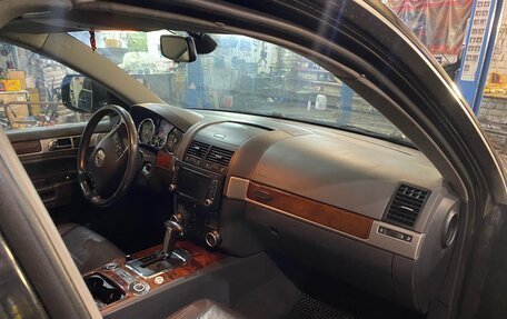 Volkswagen Touareg III, 2009 год, 1 300 000 рублей, 17 фотография