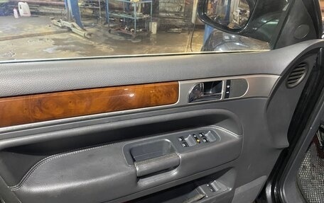 Volkswagen Touareg III, 2009 год, 1 300 000 рублей, 27 фотография