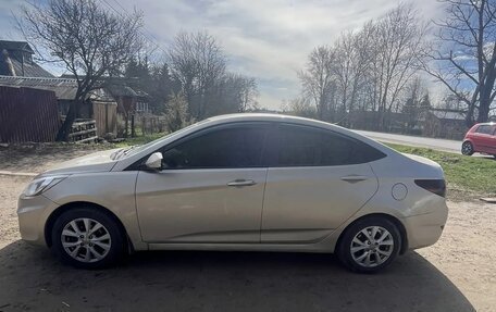 Hyundai Solaris II рестайлинг, 2011 год, 530 000 рублей, 5 фотография