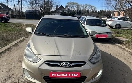 Hyundai Solaris II рестайлинг, 2011 год, 530 000 рублей, 2 фотография