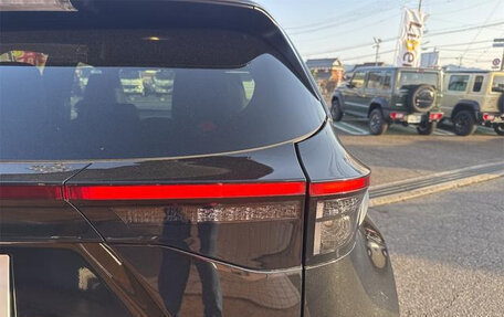 Toyota Yaris Cross, 2024 год, 2 030 000 рублей, 10 фотография